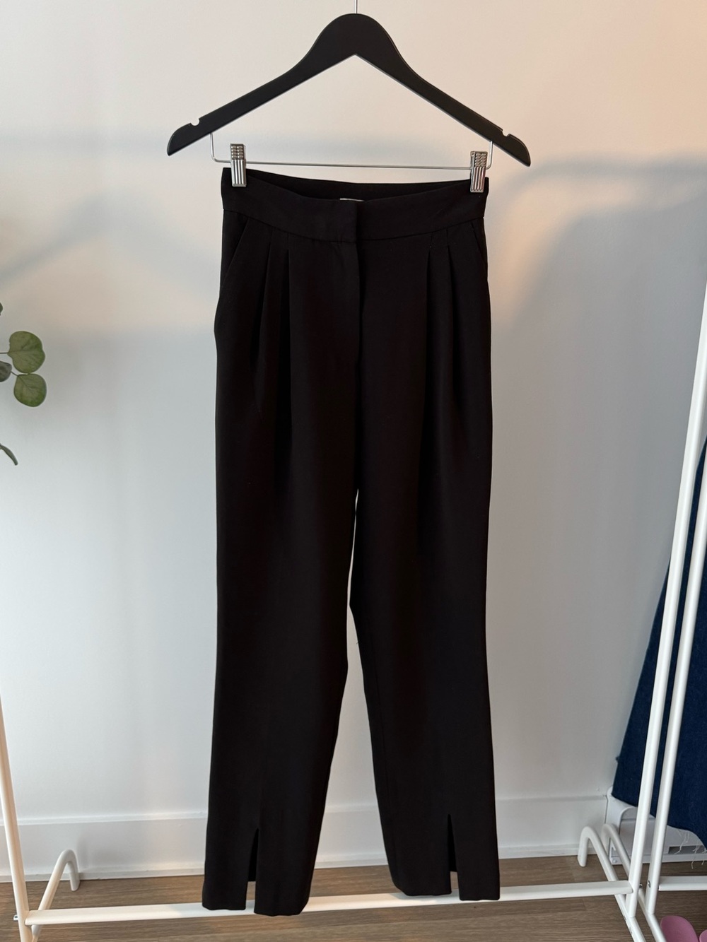 H&M Black Tailored Pleated Trousers